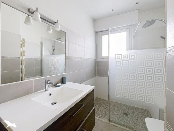 Maison à vendre 375 000 € Saint-Médard-en-Jalles 4 p 104 m² DPE C