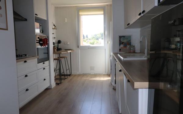 Appartement à vendre    4 pièces • 81 m2 Aubagne