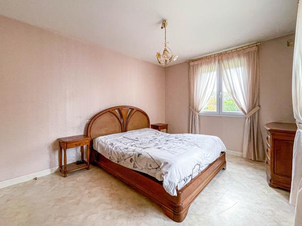 Saint-Lyphard (44410) maison centre ville 5 chambres, 975 m² de terrain.