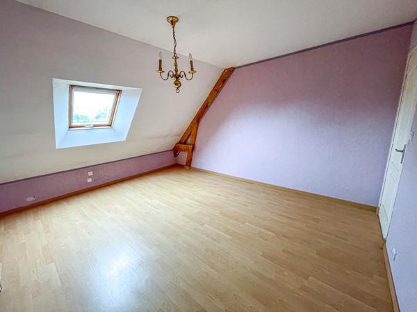 Saint-Lyphard (44410) maison centre ville 5 chambres, 975 m² de terrain.