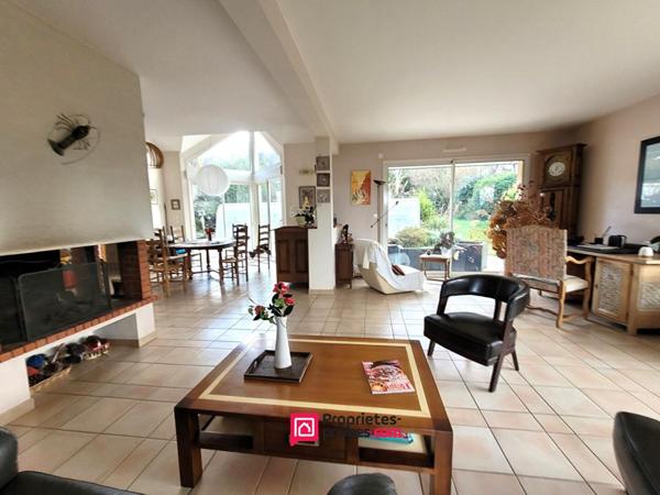 29000 QUIMPER - Maison avec piscine  6 pièce(s)  174 m2