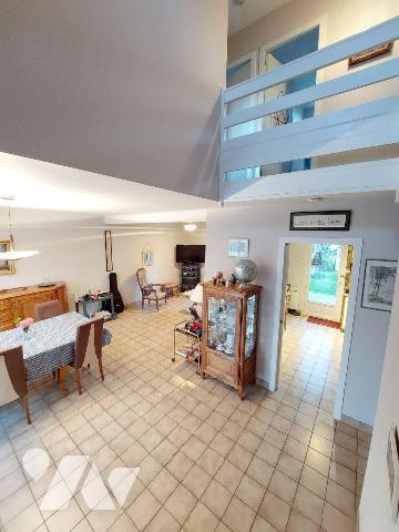 À VENDRE - RENNES (35) - Quartier Landry - Dans un lotissement, une maison mitoyenne d'un côté,...