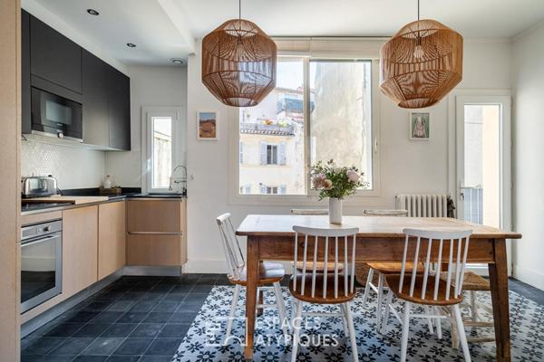 Appartement de charme avec terrasse en plein coeur du centre ville