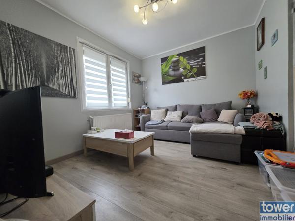 Maison
                                                                                                                                                                                                                                                                                                                        5 pièce(s)                                                                                                                                                                                                          2 chambre(s)                                                                                                                                                                                                          68.25  m²