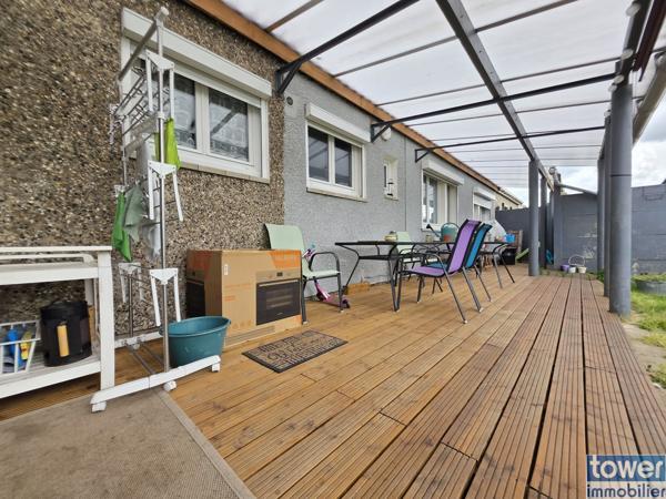 Maison
                                                                                                                                                                                                                                                                                                                        5 pièce(s)                                                                                                                                                                                                          2 chambre(s)                                                                                                                                                                                                          68.25  m²