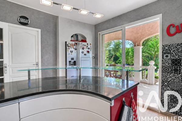 Maison à vendre 6 pièces 158 m² Châteauneuf-les-Martigues