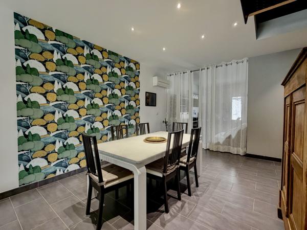 Villeneuve-sur-Lot (47300) Villeneuve-sur-Lot – Belle maison de ville entièrement rénovée avec piscine, grands volumes - vie de plain-pie