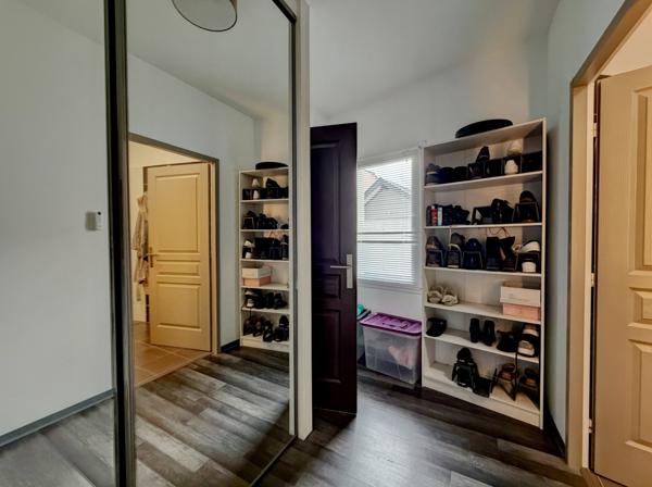 Villeneuve-sur-Lot (47300) Villeneuve-sur-Lot – Belle maison de ville entièrement rénovée avec piscine, grands volumes - vie de plain-pie