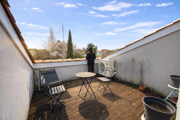 Villeneuve-sur-Lot (47300) Villeneuve-sur-Lot – Belle maison de ville entièrement rénovée avec piscine, grands volumes - vie de plain-pie