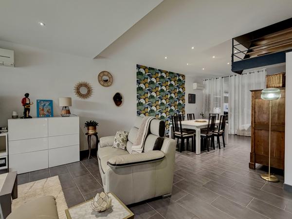 Villeneuve-sur-Lot (47300) Villeneuve-sur-Lot – Belle maison de ville entièrement rénovée avec piscine, grands volumes - vie de plain-pie