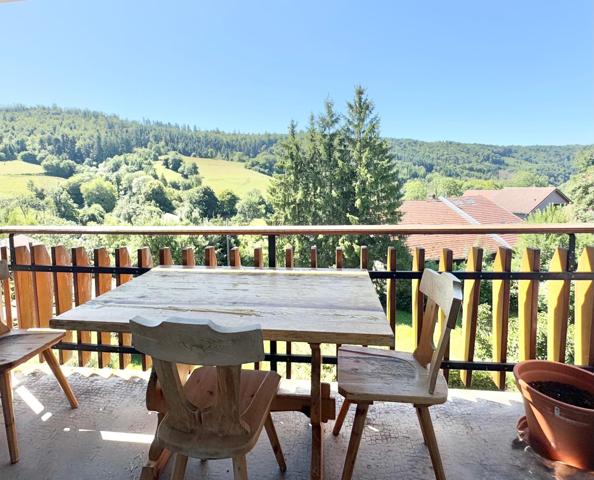 A 12 minutes de Valdahon et 25 de Pontarlier, T5 situé au 2nd et dernier étage - balcon garage