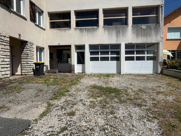 A 12 minutes de Valdahon et 25 de Pontarlier, T5 situé au 2nd et dernier étage - balcon garage