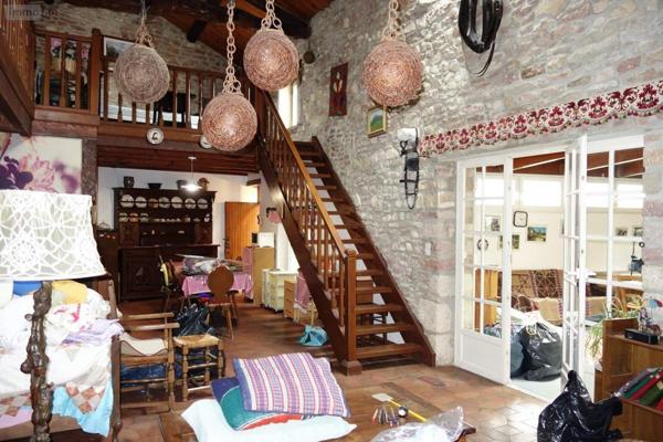 Maison à vendre à La Roche-Vineuse en Saône-et-Loire (71960), ref : MA 594