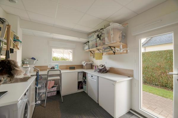 A vendre centre de MELESSE, maison 4 chambres entièrement rénovée, chambre et salle d'eau au rez-de-chaussée, parcelle d'environ 440m², 140 m² habitable