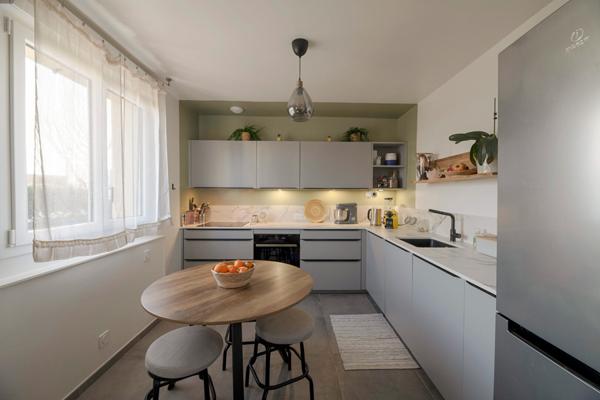 A vendre centre de MELESSE, maison 4 chambres entièrement rénovée, chambre et salle d'eau au rez-de-chaussée, parcelle d'environ 440m², 140 m² habitable