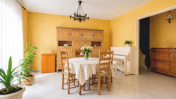 Idéalement situé, possibilité 3e chambre.