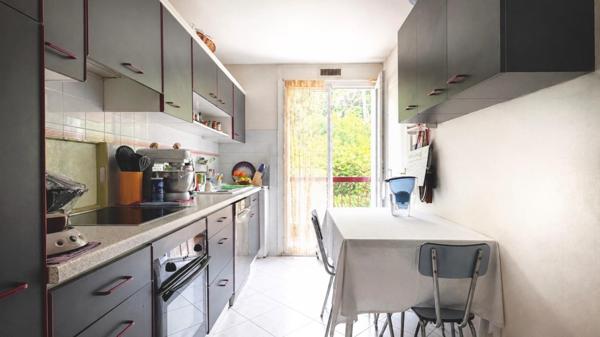 Idéalement situé, possibilité 3e chambre.