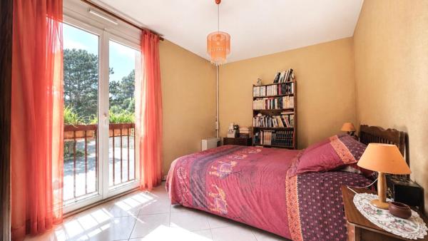 Idéalement situé, possibilité 3e chambre.