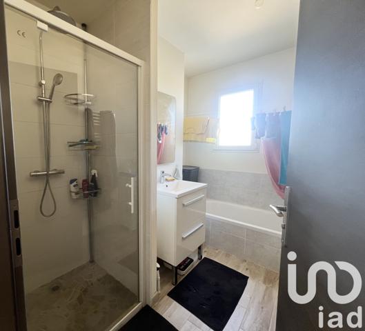 House for sale 3 rooms 71 m² Buchères