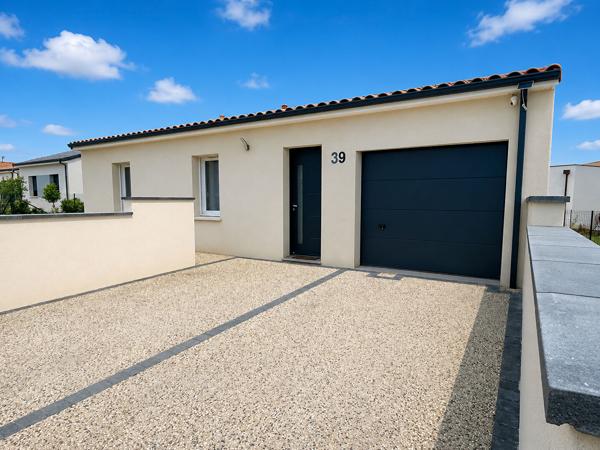 Maison de 2023 à Ligugé : confort, modernité et DPE A