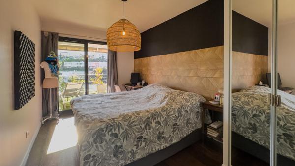 Magnifique T3 duplex 70m2, au calme, vue mer