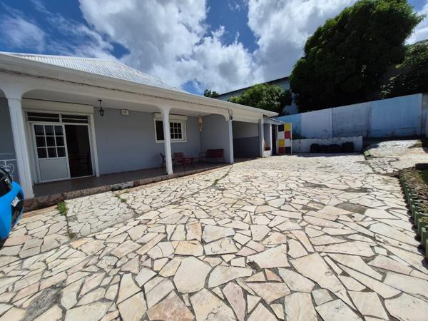 Basse-Terre (97100) MAISON T4 A VENDRE A BASSE TERRE - LIMITE SAINT CLAUDE