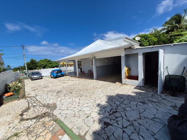 Basse-Terre (97100) MAISON T4 A VENDRE A BASSE TERRE - LIMITE SAINT CLAUDE