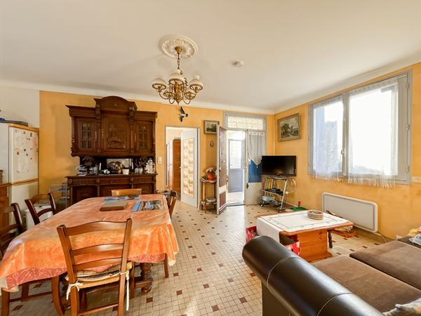 Maison T3 avec garage de 40 m² à seulement 250 mètres du Super U