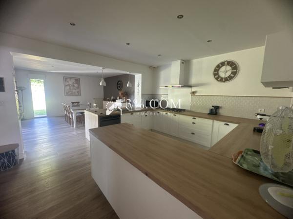 Maison 8 pièce(s) 5 chambre(s) 140 m²