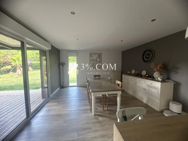 Maison 8 pièce(s) 5 chambre(s) 140 m²