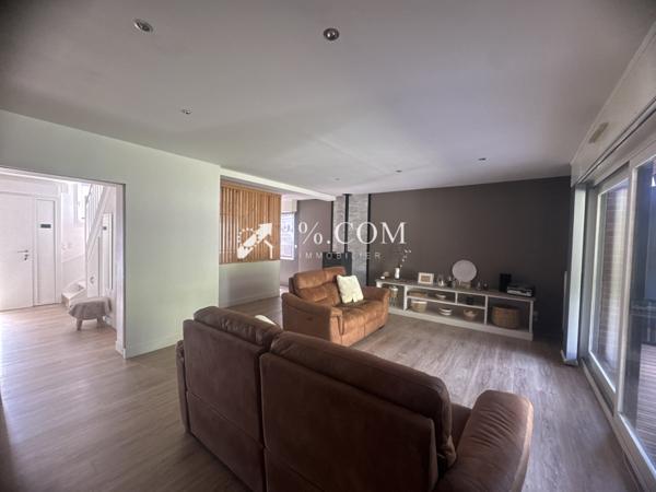 Maison 8 pièce(s) 5 chambre(s) 140 m²