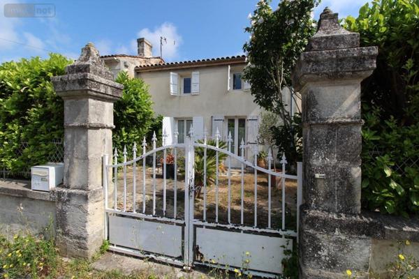 Maison à vendre à Chaniers en Charente-Maritime (17610), ref : 17111-602