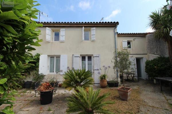 Maison à vendre à Chaniers en Charente-Maritime (17610), ref : 17111-602