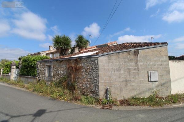 Maison à vendre à Chaniers en Charente-Maritime (17610), ref : 17111-602