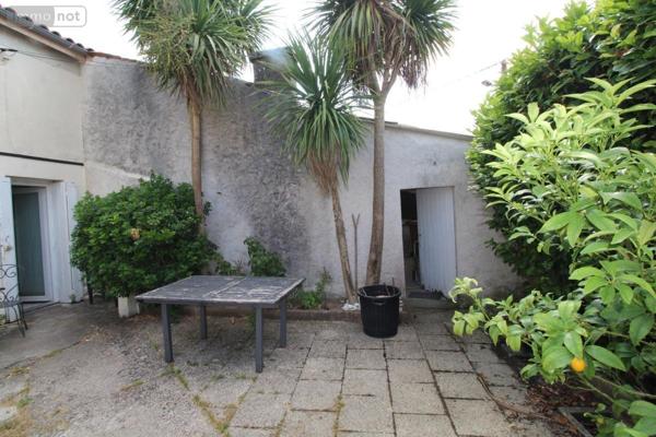 Maison à vendre à Chaniers en Charente-Maritime (17610), ref : 17111-602