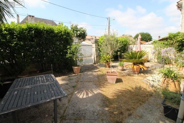 Maison à vendre à Chaniers en Charente-Maritime (17610), ref : 17111-602