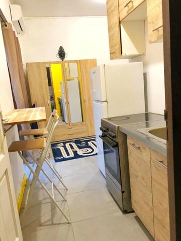 Immeuble de rapport 3 studios et 1 local commercial