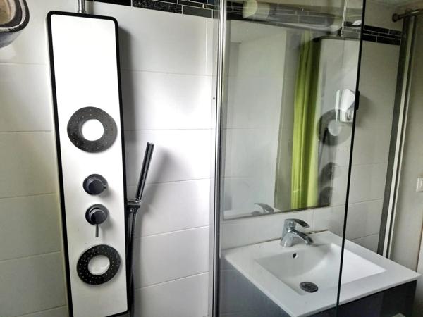 Immeuble de rapport 3 studios et 1 local commercial