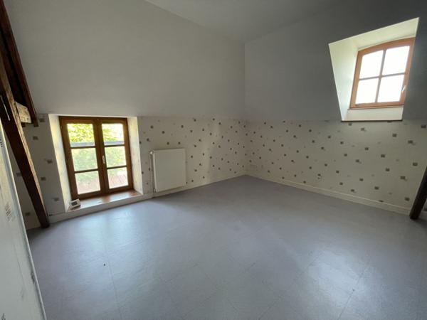 Location Appartement78 m² - 3 Pièces - INEUIL (18160)
