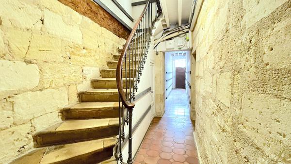 A VENDRE APPARTEMENT DE TYPE 3 LOUE - SECTEUR BORDEAUX VICTOIRE / CAPUCINS , Bordeaux A VENDRE APPARTEMENT DE TYPE 3 LOUE - SECTEUR BORDEAUX VICTOIRE / CAPUCINS , Bordeaux