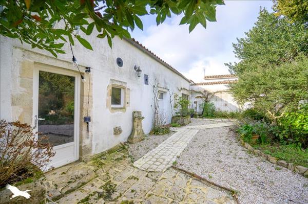 Maison à vendre |  Puilboreau |  8 pièces | 263 m²