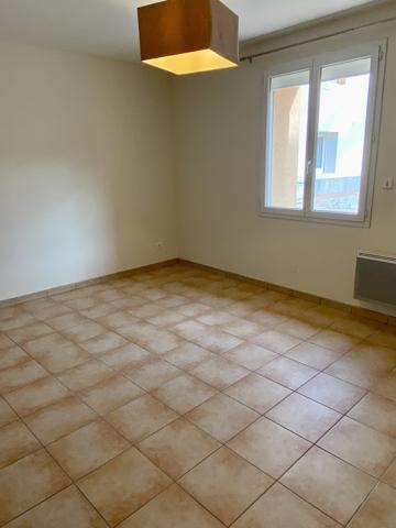 Courthézon (84350) Appartement T2 en rez-de-chaussée avec stationnement