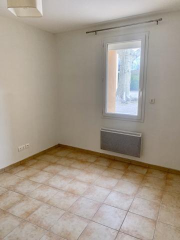 Courthézon (84350) Appartement T2 en rez-de-chaussée avec stationnement