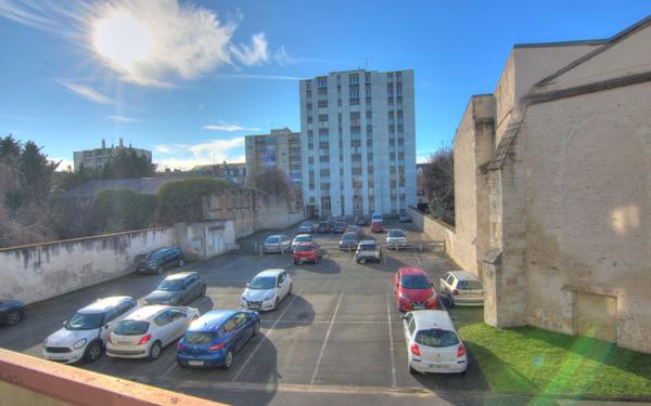 Appartement à vendre    3 pièces • 80,74 m2 Orléans