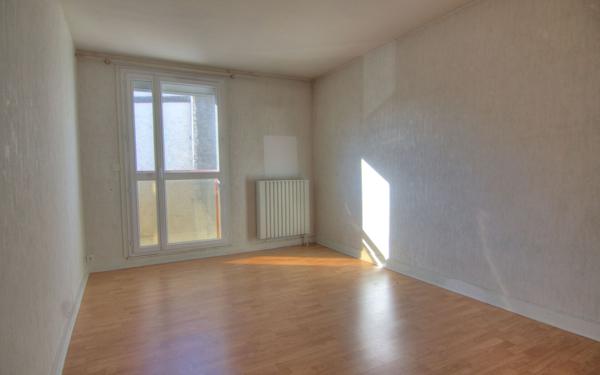 Appartement à vendre    3 pièces • 80,74 m2 Orléans