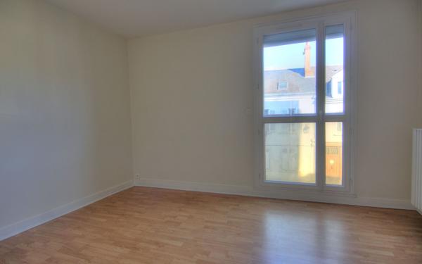 Appartement à vendre    3 pièces • 80,74 m2 Orléans