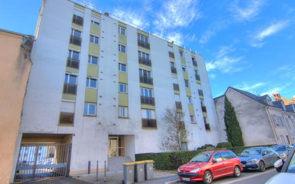 Appartement à vendre    3 pièces • 80,74 m2 Orléans