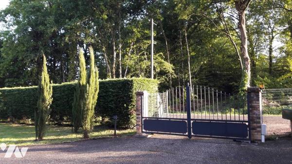 Languidic, belle propriété de 171m² avec 4 chambres sur 6237m² de terrain.