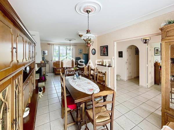 Maison de 145m², 5 pièces sur 1275m² de terrain.