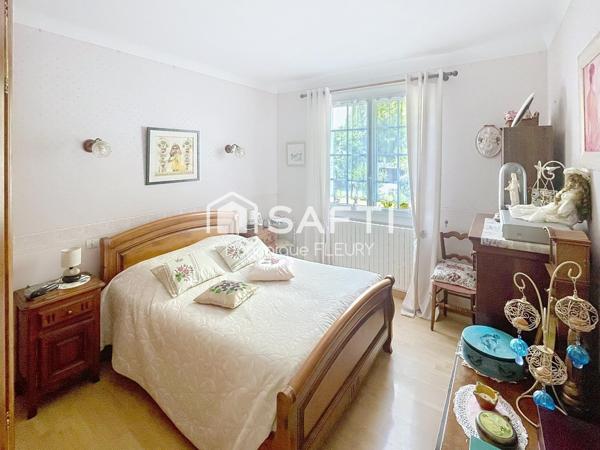 Maison de 145m², 5 pièces sur 1275m² de terrain.